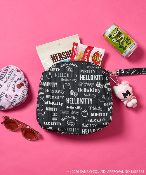 FREAK'S STORE(フリークスストア)の「SANRIO/サンリオ 'HELLO KITTY'総柄 キルティングポーチ(ポーチ・レディース・ピンク/ブラック・ONE SIZE)」の2枚目の写真