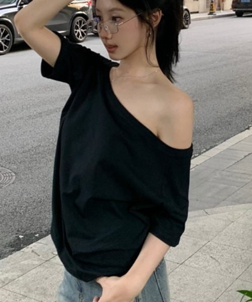 somnium(ソムニウム)の「ワンショルダーカットソー / レディース 肌見せトップス 韓国ファッション 春夏(Tシャツ/カットソー・レディース・ホワイト/グレー/ブラック・MEDIUM)」の1枚目の写真