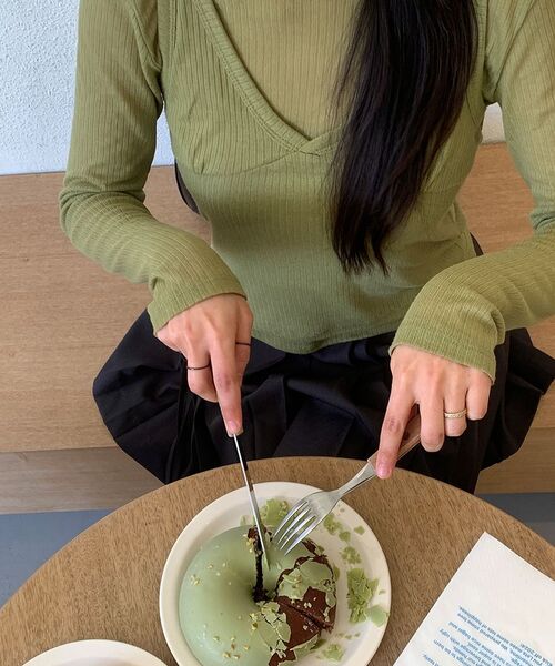 ETMON(エトモン)の「Ribbed Layered T-Shirt SET, Olive(Tシャツ/カットソー・レディース・その他・F)」の7枚目の写真