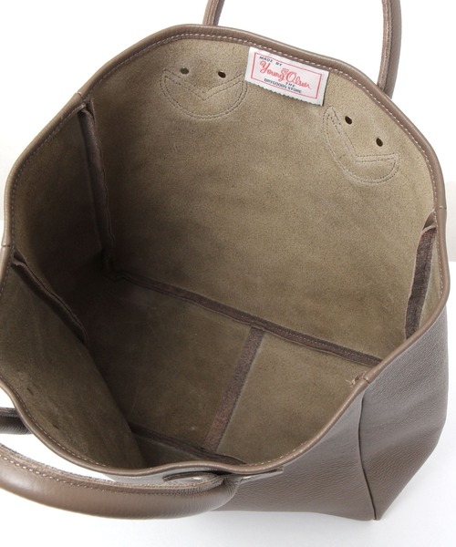 YOUNG&OLSEN The DRYGOODS STORE（ヤングアンドオルセン）の「【YOUNG＆OLSEN】EMBOSSED LEATHER TOTE M（ショルダーバッグ・レディース・ライトブラウン/グレー・FREE）」の9枚目の写真