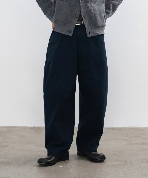 INDUST(インダスト)の「バレルフィットカーブドワイドパンツ_ネイビー(その他パンツ・レディース・ネイビー・1(S)/2(M)/3(L))」の1枚目の写真