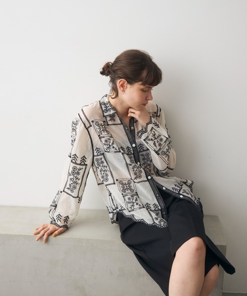 full/fill.（フルフィル）の「panel embroidery shirt / パネル刺繍シャツ（シャツ/ブラウス・レディース・ブラック/ブラウン・FREE）」の3枚目の写真