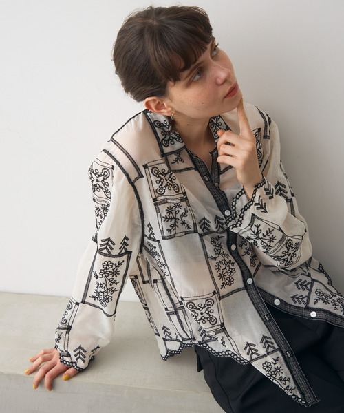 full/fill.（フルフィル）の「panel embroidery shirt / パネル刺繍シャツ（シャツ/ブラウス・レディース・ブラック/ブラウン・FREE）」の4枚目の写真