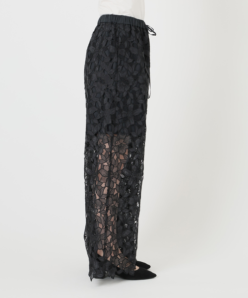 VERMEIL par iena(ヴェルメイユパーイエナ)の「Cutwork Lace イージーパンツ(その他パンツ・レディース・ブラック/サックスブルー・36/38/40)」の8枚目の写真