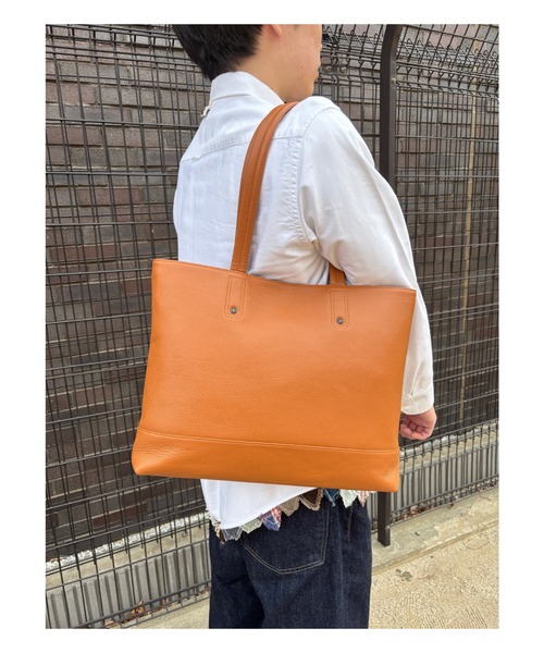 SOLATINA(ソラチナ)の「SOLATINA ソラチナ international ser. ソフトシュリンクレザー横型トート 小サイズ(ショルダーバッグ・メンズ・ダークグレー/ネイビー/アイボリー/イエロー/ライトブラウン・FREE)」の15枚目の写真