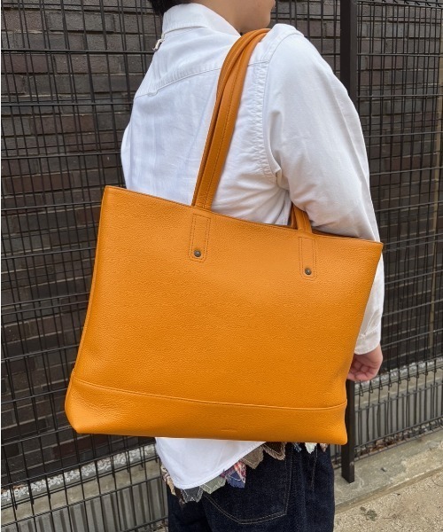 SOLATINA(ソラチナ)の「SOLATINA ソラチナ international ser. ソフトシュリンクレザー横型トート 小サイズ(ショルダーバッグ・メンズ・ダークグレー/ネイビー/アイボリー/イエロー/ライトブラウン・FREE)」の20枚目の写真