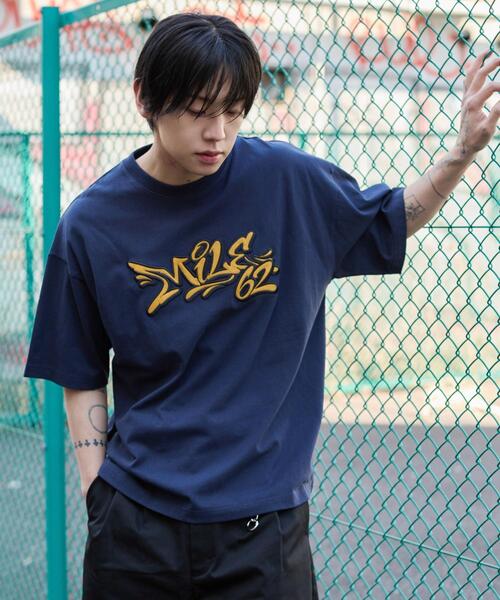 WEGO(ウィゴー)の「WEGO/【26年春新作】グラフィックBIG T(Tシャツ/カットソー・メンズ・ホワイト/ネイビー/レッド系その他/ブラック系その他・LARGE/MEDIUM)」の4枚目の写真