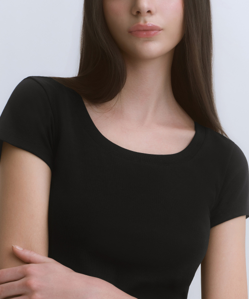 MUSINSA STANDARD WOMAN（ムシンサスタンダードウーマン）の「ウィメンズスリムスクープネックキャップスリーブTシャツ[ブラック]（Tシャツ/カットソー・レディース・その他・SMALL/MEDIUM/LARGE/X-SMALL）」の5枚目の写真