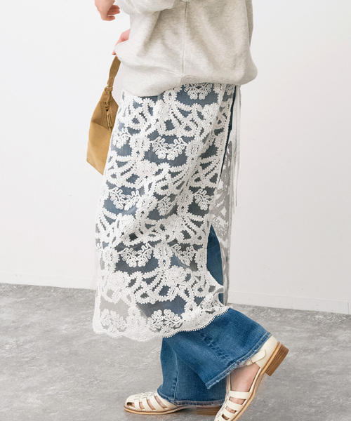 Spick & Span（スピックアンドスパン）の「《新色有り / 追加》コードエンブロイダリーチュールレイヤースカート（スカート・レディース・ブラック/ホワイト・FREE）」の2枚目の写真