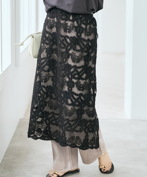 Spick & Span（スピックアンドスパン）の「《新色有り / 追加》コードエンブロイダリーチュールレイヤースカート（スカート・レディース・ブラック/ホワイト・FREE）」の7枚目の写真