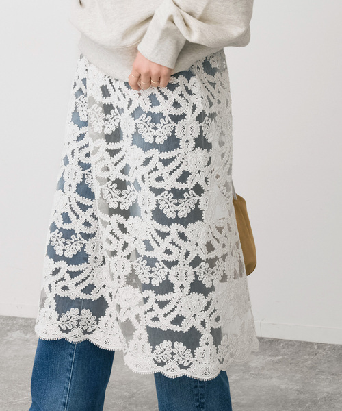 Spick & Span（スピックアンドスパン）の「《新色有り / 追加》コードエンブロイダリーチュールレイヤースカート（スカート・レディース・ブラック/ホワイト・FREE）」の11枚目の写真