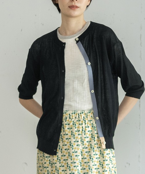 POU DOU DOU（プードゥドゥ）の「下前立て配色ニットカーディガン（カーディガン/ボレロ・レディース・ブラック/ブラウン/レッド/グリーン・3）」の2枚目の写真