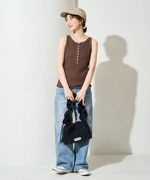 FREAK'S STORE(フリークスストア)の「限定展開 ヘンリーネック ボタン リブ タンクトップ(タンクトップ・レディース・レッド/ブラウン/ネイビー/ブラック/ブルー/グレー/ナチュラル・フリ-)」の21枚目の写真