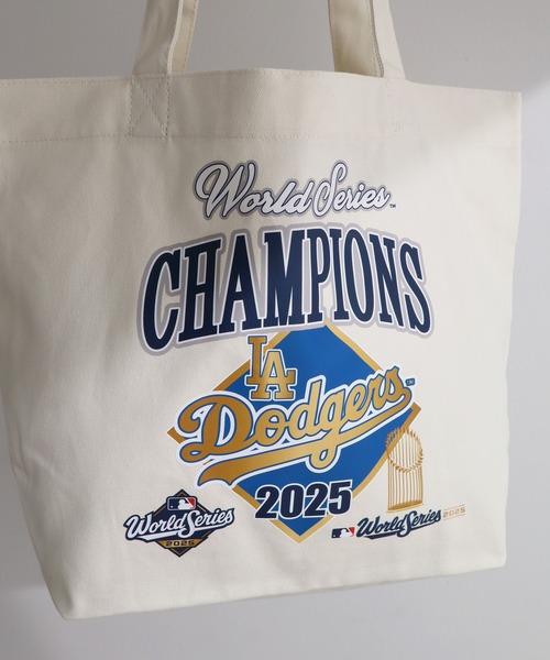 MLB(メジャーリーグベースボール)の「【MLB/メジャーリーグベースボール】ロサンゼルス・ドジャース ワールドシリーズデザイン キャンバストートバッグ(トートバッグ・メンズ・アイボリー/ブラック・FREE)」の7枚目の写真