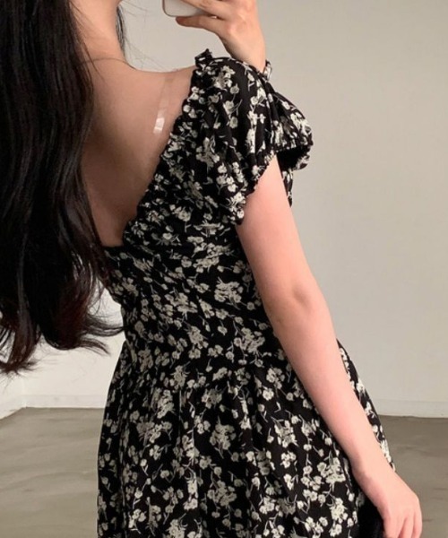 FAVORITO(ファヴォリート)の「カットジャガードショートワンピース(ワンピース・レディース・ブラック・F)」の5枚目の写真