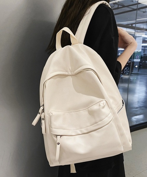 ADDITION STORE（アディションストア）の「【ユニセックス】＼通勤通学に最適♪A4対応／ フェイクレザー デイバッグ / ポケット充実（バックパック/リュック・レディース・ブラック/オフホワイト・ONE SIZE）」の5枚目の写真