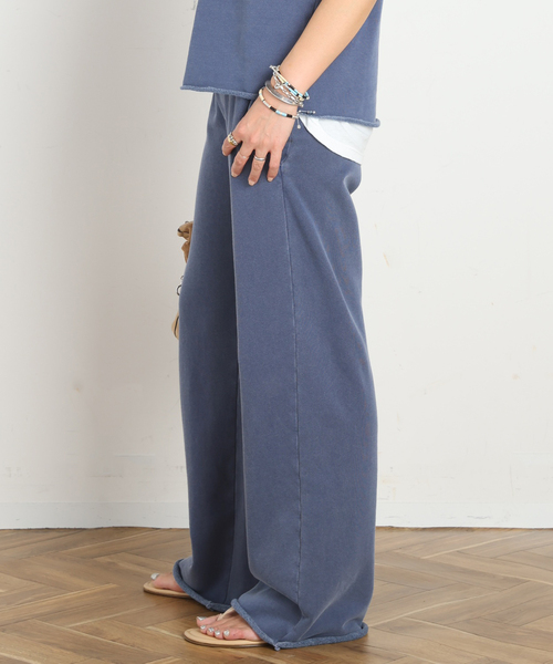 AP STUDIO(エーピーストゥディオ)の「【XIRENA/キセレナ】STRAIGHT SWEAT PANTS(スウェットパンツ・レディース・ブルー・38/36)」の2枚目の写真