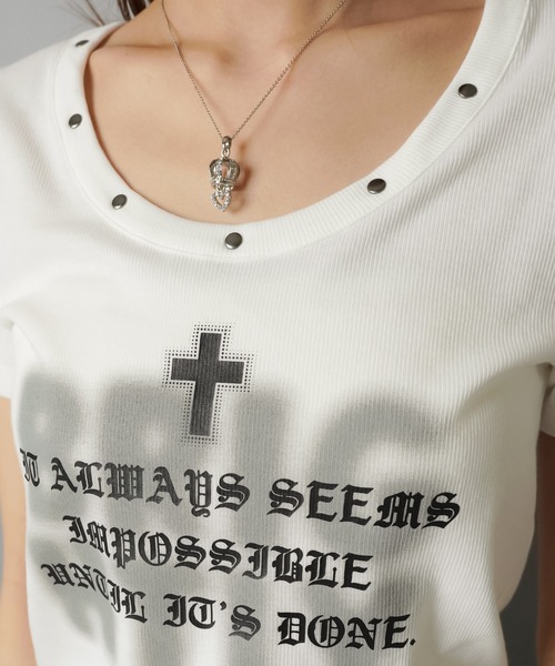 SPINNS（スピンズ）の「半袖カットソー/スプレースタッズ/平成ギャル（Tシャツ/カットソー・レディース・オフホワイト/グレー/ブラック・ONESIZE）」の21枚目の写真