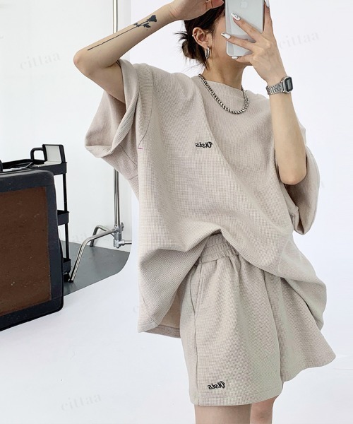 Dalfwin(ダールフィン)の「韓国ファッション 【上下セット】Oisis刺繍ワッフル半袖セットアップ(ルームウェア/パジャマ・レディース・ブラック/ベージュ・FREE)」の3枚目の写真
