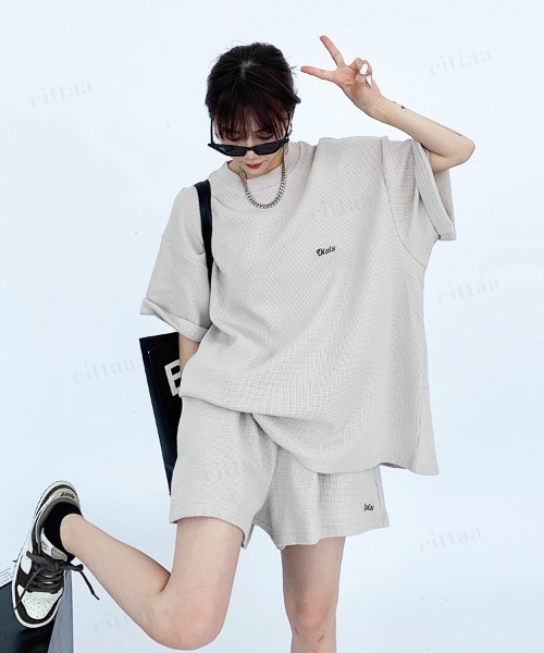 Dalfwin(ダールフィン)の「韓国ファッション 【上下セット】Oisis刺繍ワッフル半袖セットアップ(ルームウェア/パジャマ・レディース・ブラック/ベージュ・FREE)」の7枚目の写真