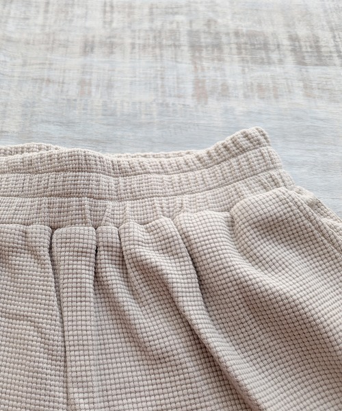 Dalfwin(ダールフィン)の「韓国ファッション 【上下セット】Oisis刺繍ワッフル半袖セットアップ(ルームウェア/パジャマ・レディース・ブラック/ベージュ・FREE)」の12枚目の写真