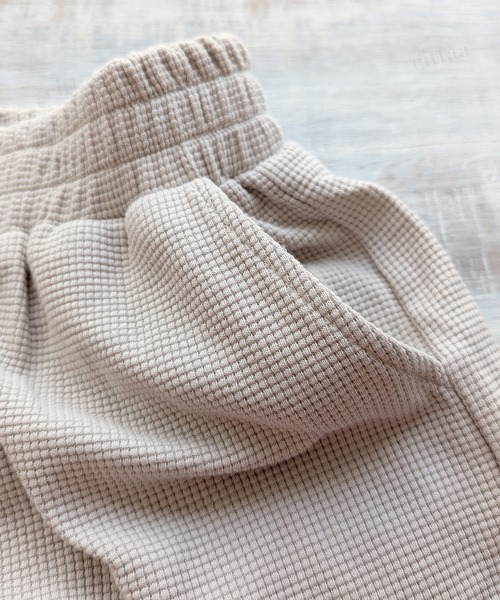 Dalfwin(ダールフィン)の「韓国ファッション 【上下セット】Oisis刺繍ワッフル半袖セットアップ(ルームウェア/パジャマ・レディース・ブラック/ベージュ・FREE)」の13枚目の写真