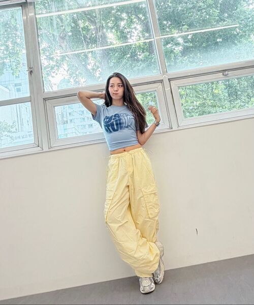 1993STUDIO(1993スタジオ)の「W ウェーブスタジオ1993タイポTシャツ (8色)(Tシャツ/カットソー・レディース・グレー/ブルー/ブラック/ホワイト/ライトグレー/ブラウン/レッド/イエロー・SMALL/MEDIUM)」の11枚目の写真