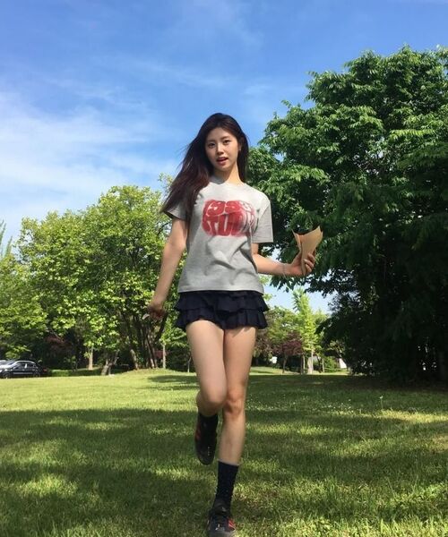 1993STUDIO(1993スタジオ)の「W ウェーブスタジオ1993タイポTシャツ (8色)(Tシャツ/カットソー・レディース・グレー/ブルー/ブラック/ホワイト/ライトグレー/ブラウン/レッド/イエロー・SMALL/MEDIUM)」の14枚目の写真