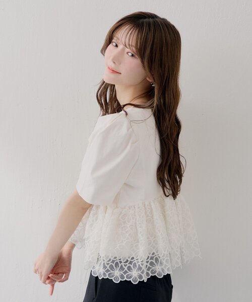 Chico(チコ)の「【SALON by Chico】パフ袖フラワーオーガンジーペプラムトップス(Tシャツ/カットソー・レディース・ブラック系その他/ピンク/ホワイト・FREE)」の17枚目の写真