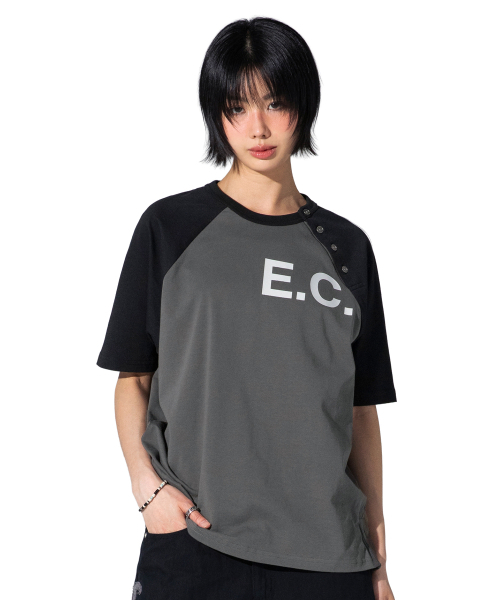 XTONZ(エクストーンズ)の「XTT160 E.C ヘンリーネックラグランTシャツ (ブラック/チャコール)(Tシャツ/カットソー・レディース・その他・SMALL/MEDIUM/LARGE)」の2枚目の写真