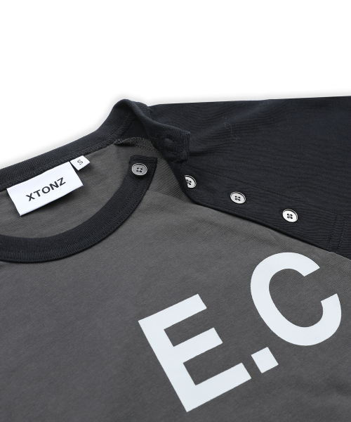 XTONZ(エクストーンズ)の「XTT160 E.C ヘンリーネックラグランTシャツ (ブラック/チャコール)(Tシャツ/カットソー・レディース・その他・SMALL/MEDIUM/LARGE)」の5枚目の写真