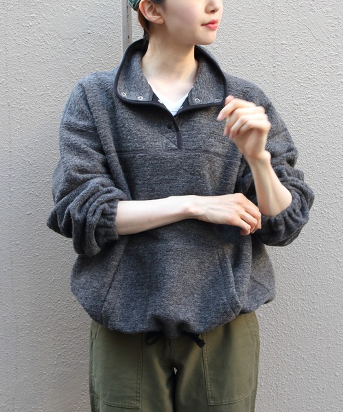 THE SHINZONE（ザ　シンゾーン）の「THE SHINZONE/シンゾーン　スナップフリースプルオーバー　SNAP FLEECE PULLOVER　26AMSCU06（スウェット・レディース・グレー/ネイビー・FREE）」の2枚目の写真