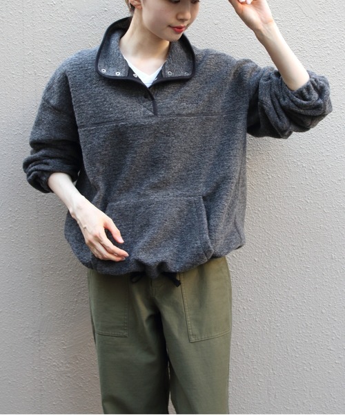 THE SHINZONE（ザ　シンゾーン）の「THE SHINZONE/シンゾーン　スナップフリースプルオーバー　SNAP FLEECE PULLOVER　26AMSCU06（スウェット・レディース・グレー/ネイビー・FREE）」の4枚目の写真