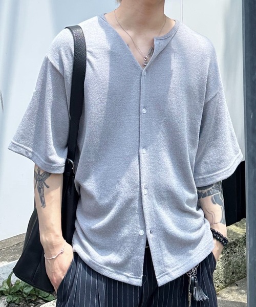 Chikashitsu +(チカシツプラス)の「【Chikashitsu +】roll up sleeve button t-shirt (4color) / 【チカシツプラス】ソフト半袖カーディガンシャツ<着用動画あり>(シャツ/ブラウス・メンズ・ブラウン/グレー/ブラック/ホワイト・ONE SIZE)」の3枚目の写真