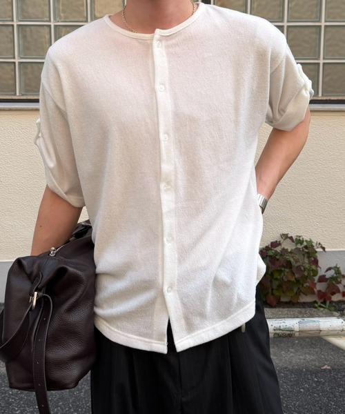 Chikashitsu +(チカシツプラス)の「【Chikashitsu +】roll up sleeve button t-shirt (4color) / 【チカシツプラス】ソフト半袖カーディガンシャツ<着用動画あり>(シャツ/ブラウス・メンズ・ブラウン/グレー/ブラック/ホワイト・ONE SIZE)」の2枚目の写真
