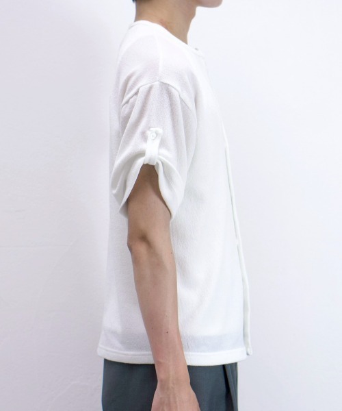 Chikashitsu +(チカシツプラス)の「【Chikashitsu +】roll up sleeve button t-shirt (4color) / 【チカシツプラス】ソフト半袖カーディガンシャツ<着用動画あり>(シャツ/ブラウス・メンズ・ブラウン/グレー/ブラック/ホワイト・ONE SIZE)」の8枚目の写真