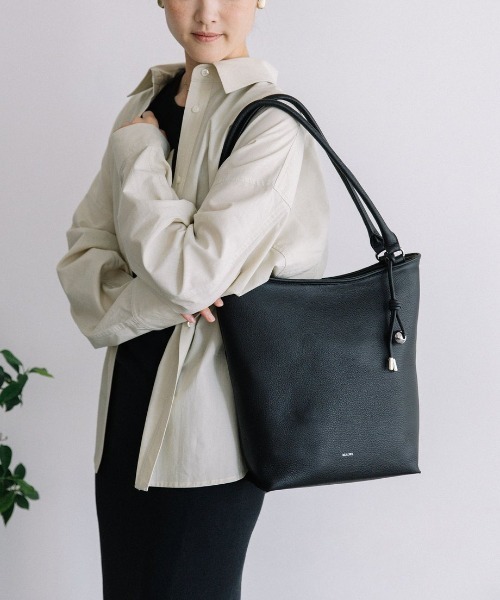 Beau're（ヴュレ）の「【BEAURE/ビュレ】レザー 縦長 ショルダー Bag  B-26215（トートバッグ・レディース・ブラック/グレー・FREE）」の10枚目の写真