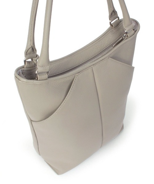Beau're（ヴュレ）の「【BEAURE/ビュレ】レザー 縦長 ショルダー Bag  B-26215（トートバッグ・レディース・ブラック/グレー・FREE）」の18枚目の写真