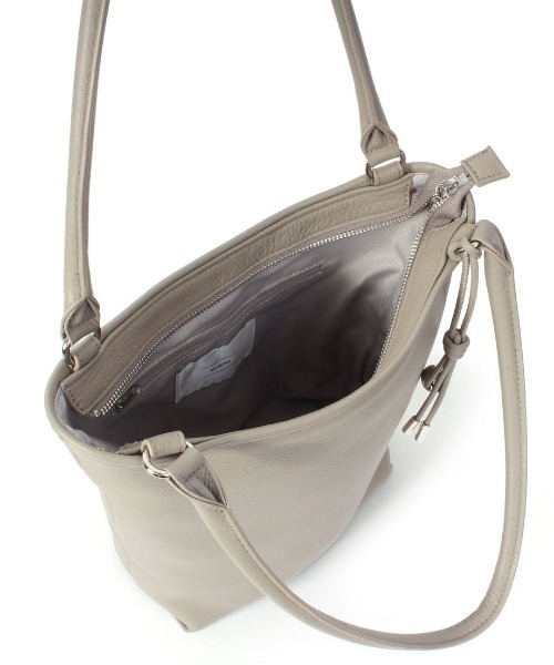 Beau're（ヴュレ）の「【BEAURE/ビュレ】レザー 縦長 ショルダー Bag  B-26215（トートバッグ・レディース・ブラック/グレー・FREE）」の19枚目の写真