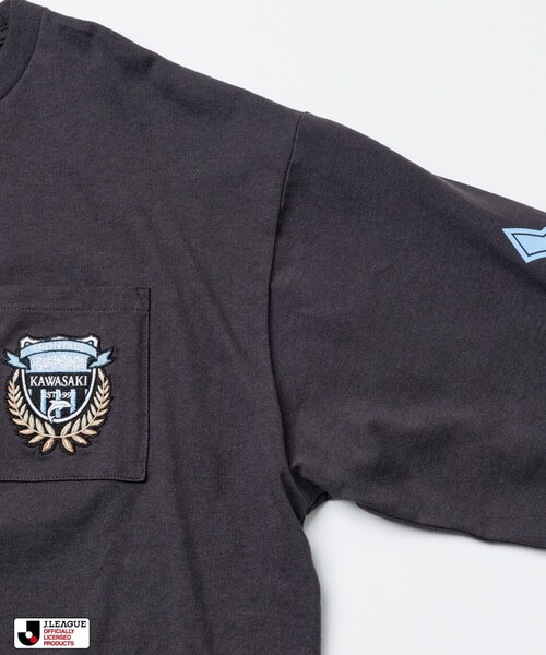 FREAK'S STORE(フリークスストア)の「J.LEAGUE × FREAK’S STORE 別注 SUPPORTERS LONG SLEEVE TEE【川崎フロンターレ】(Tシャツ/カットソー・メンズ・ホワイト・MEDIUM/SMALL)」の4枚目の写真