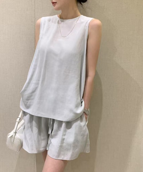FAVORITO（ファヴォリート）の「ノースリーブトップスショートパンツセットアップ（セットアップ・レディース・ホワイト/ブラック/グレー・F）」の3枚目の写真