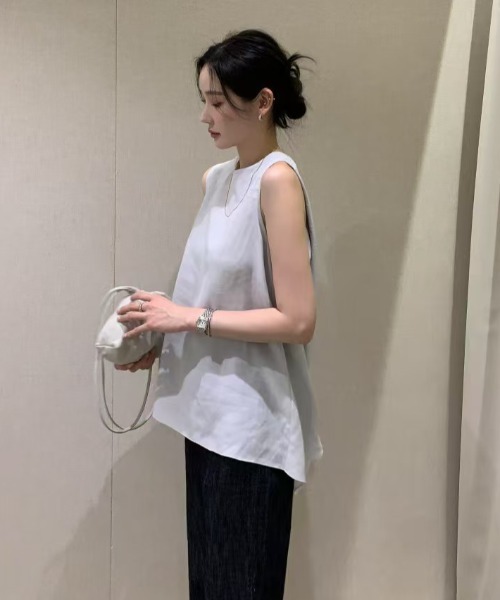 FAVORITO（ファヴォリート）の「ノースリーブトップスショートパンツセットアップ（セットアップ・レディース・ホワイト/ブラック/グレー・F）」の9枚目の写真