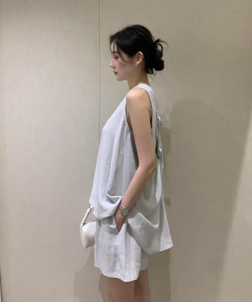 FAVORITO（ファヴォリート）の「ノースリーブトップスショートパンツセットアップ（セットアップ・レディース・ホワイト/ブラック/グレー・F）」の5枚目の写真