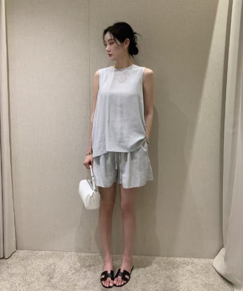 FAVORITO（ファヴォリート）の「ノースリーブトップスショートパンツセットアップ（セットアップ・レディース・ホワイト/ブラック/グレー・F）」の6枚目の写真