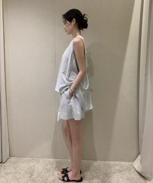 FAVORITO（ファヴォリート）の「ノースリーブトップスショートパンツセットアップ（セットアップ・レディース・ホワイト/ブラック/グレー・F）」の7枚目の写真