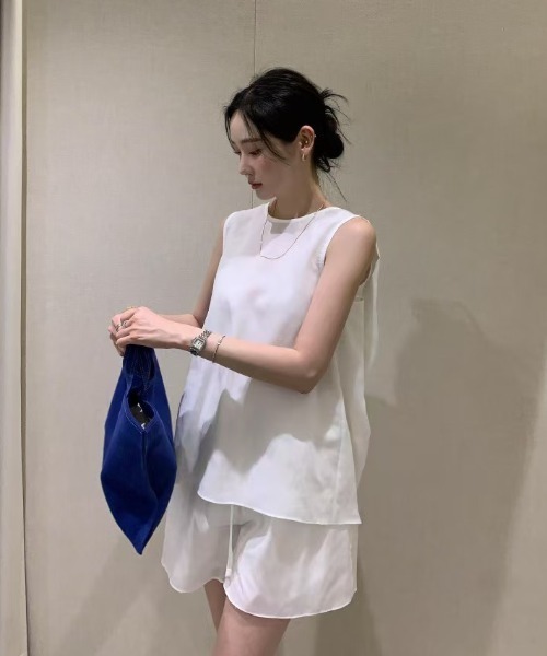 FAVORITO（ファヴォリート）の「ノースリーブトップスショートパンツセットアップ（セットアップ・レディース・ホワイト/ブラック/グレー・F）」の20枚目の写真