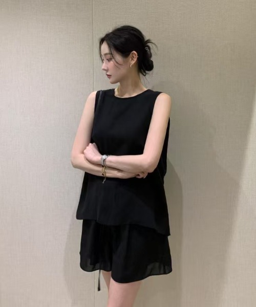 FAVORITO（ファヴォリート）の「ノースリーブトップスショートパンツセットアップ（セットアップ・レディース・ホワイト/ブラック/グレー・F）」の14枚目の写真