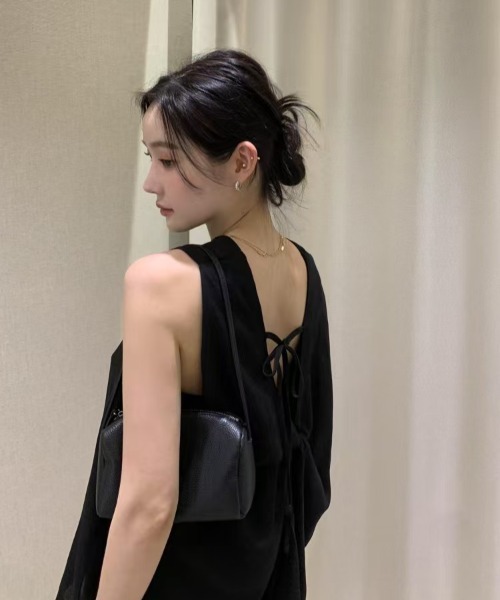 FAVORITO（ファヴォリート）の「ノースリーブトップスショートパンツセットアップ（セットアップ・レディース・ホワイト/ブラック/グレー・F）」の15枚目の写真