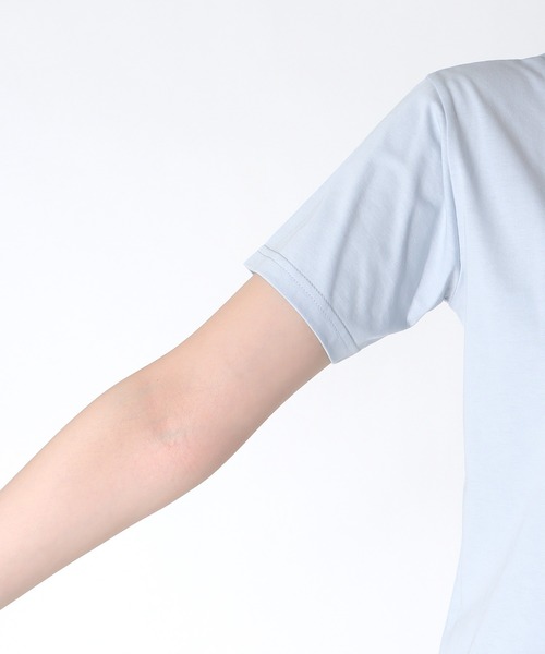 Jines(ジネス)の「箔ロゴプリントTシャツ(Tシャツ/カットソー・レディース・ブラウン/ブルー/ブラック/ホワイト・38)」の15枚目の写真