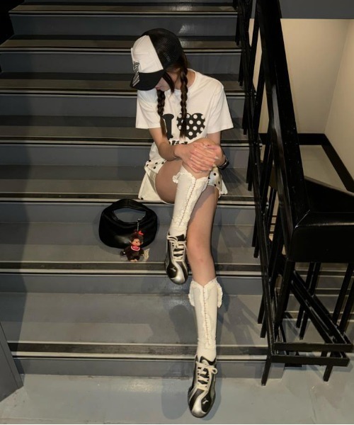 WEGO（ウィゴー）の「ロゴドット柄ハートTシャツ（Tシャツ/カットソー・レディース・ネイビー/ブラック/ピンク/ホワイト・FREE）」の12枚目の写真